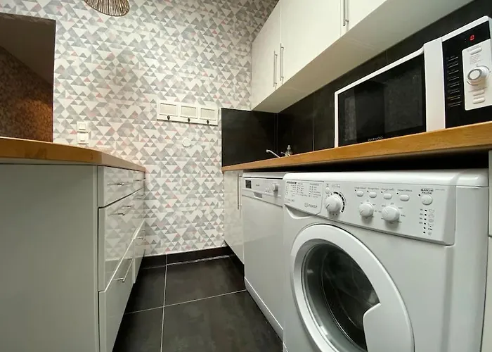 Jebari - Esprit Loft Proche Cite Medieval Et Aeroport *